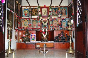 Diwali-Puja-Room-Decoration-2